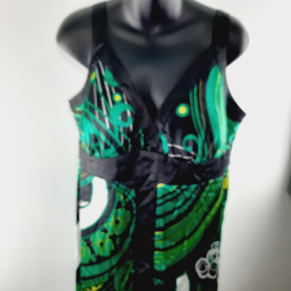 🌹Elegant Backless Dress in Green and Black